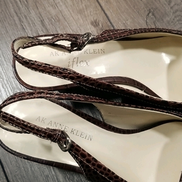 AK Anne Klein iflex Kitten Heel Shoes - Picture 5 of 7